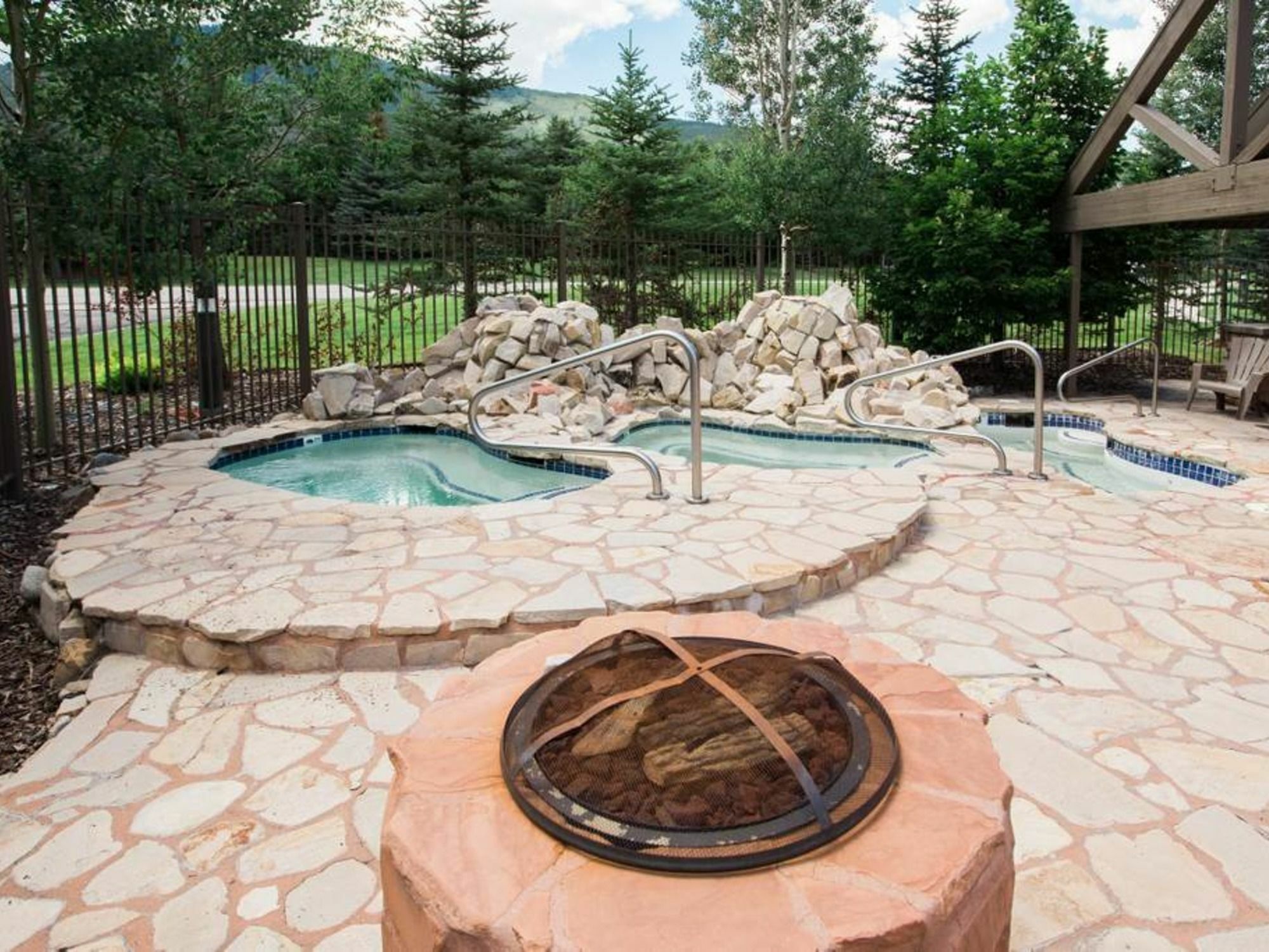 Jupiter Inn By Identity Properties Park City Exteriör bild